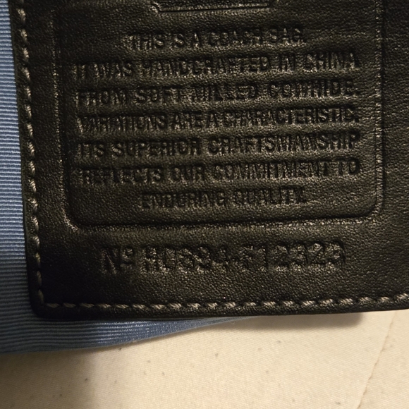 Vintage Coach Black Leather Shoulder Bag with Elegant Silhouette - Picture 7 of 10